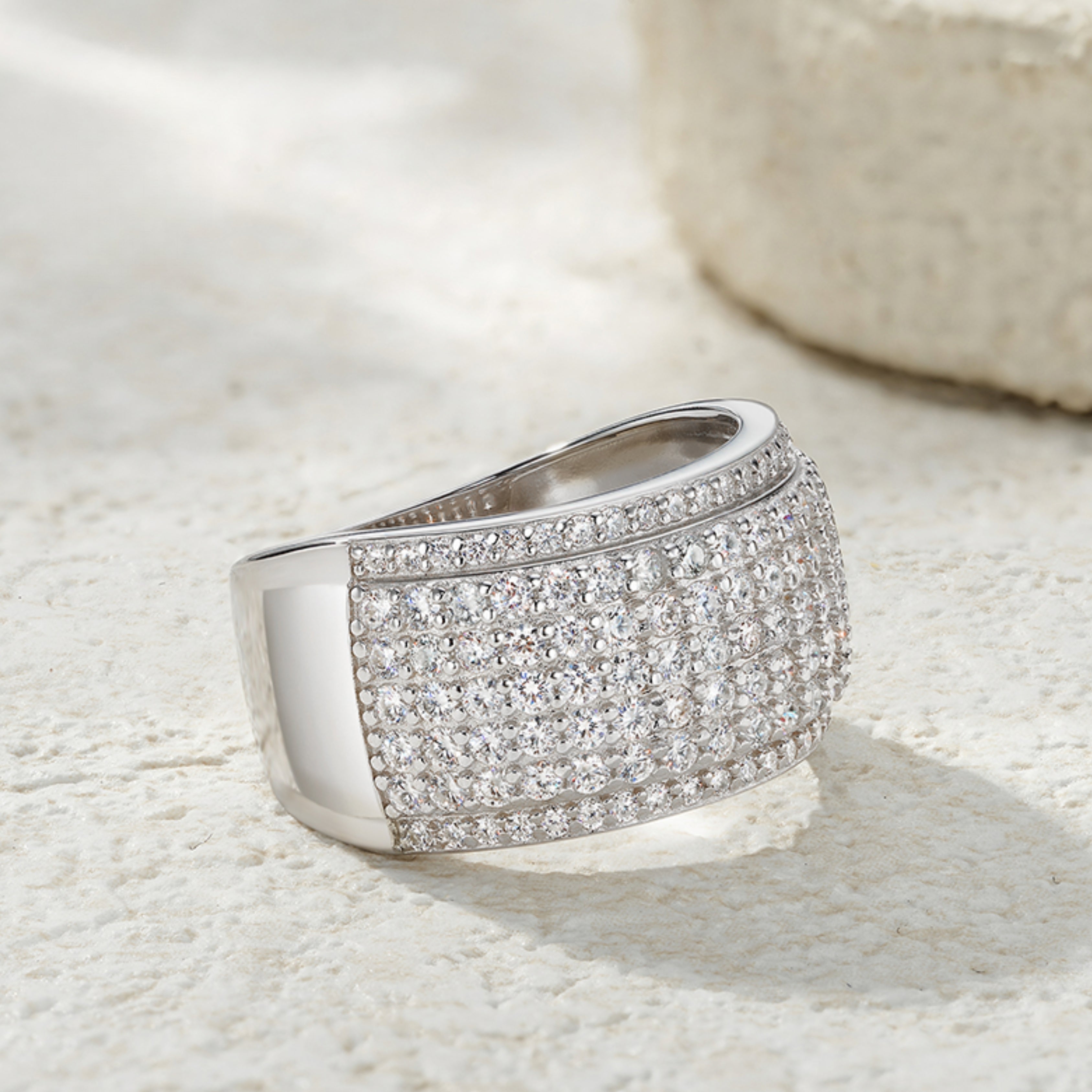 round cut diamond ring, round cut engagement ring, solitaire rings, halo rings, gold rings, eternity ring, men's ring, engagement rings, engagement rings for women, moissanite engagement rings, gold rings for women, 14k gold rings, white gold rings, lab grown diamond rings, diamond rings for women, diamond rings, valentines gift for her, birthday gift for her, moissanite rings, 925 silver rings