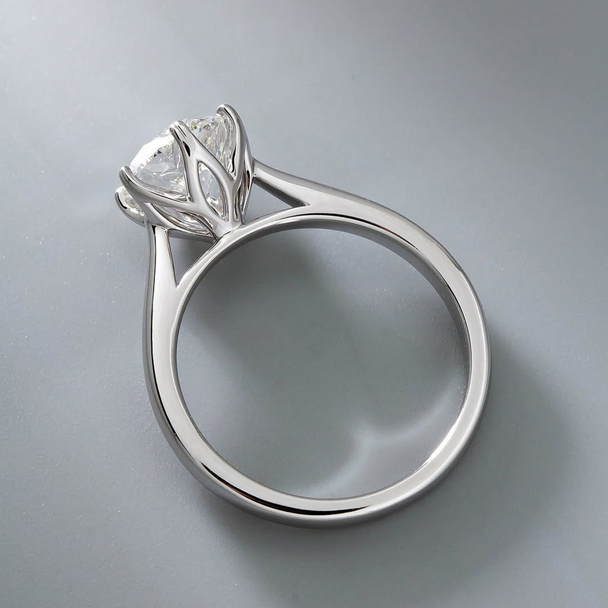 round cut engagement ring, solitaire rings, halo rings, gold rings, engagement rings, engagement rings for women, moissanite engagement rings, gold rings for women, 14k gold rings, white gold rings, lab grown diamond rings, diamond rings for women, diamond rings, valentines gift for her, birthday gift for her, moissanite rings, 925 silver rings