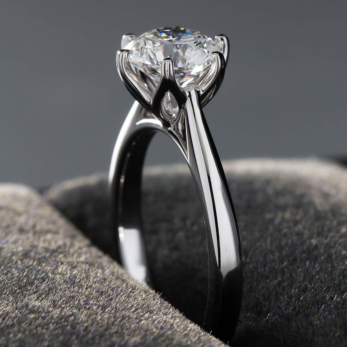 round cut engagement ring, solitaire rings, halo rings, gold rings, engagement rings, engagement rings for women, moissanite engagement rings, gold rings for women, 14k gold rings, white gold rings, lab grown diamond rings, diamond rings for women, diamond rings, valentines gift for her, birthday gift for her, moissanite rings, 925 silver rings