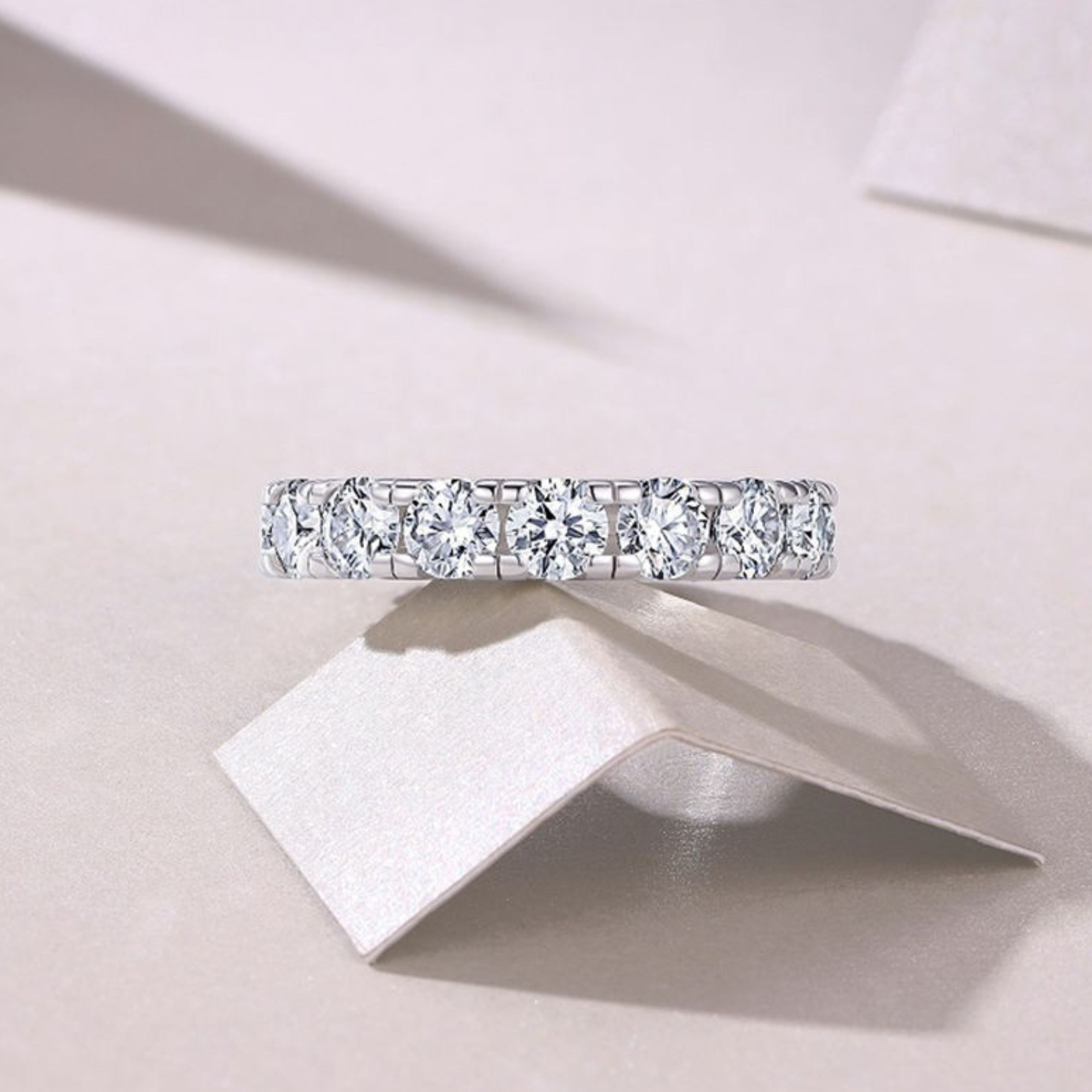 round cut diamond ring, round cut engagement ring, solitaire rings, halo rings, gold rings, eternity ring, men's ring, engagement rings, engagement rings for women, moissanite engagement rings, gold rings for women, 14k gold rings, white gold rings, lab grown diamond rings, diamond rings for women, diamond rings, valentines gift for her, birthday gift for her, moissanite rings, 925 silver rings