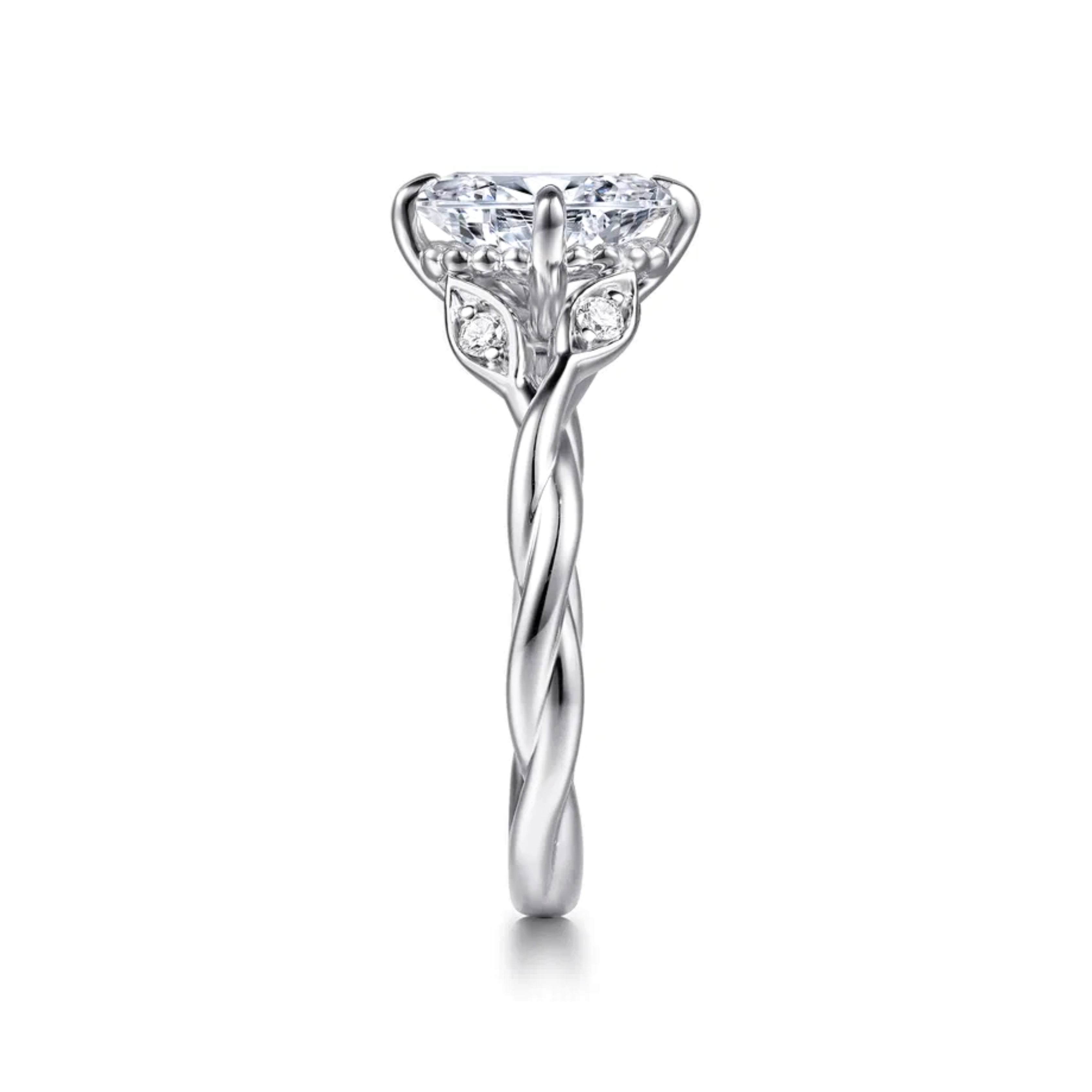 oval cut diamond ring, solitaire rings, halo rings, gold rings, oval cut engagement ring, gold rings for women, 14k gold rings, white gold rings, lab grown diamond rings, diamond rings for women, diamond rings, valentines gift for her, birthday gift for her, moissanite rings, 925 silver rings