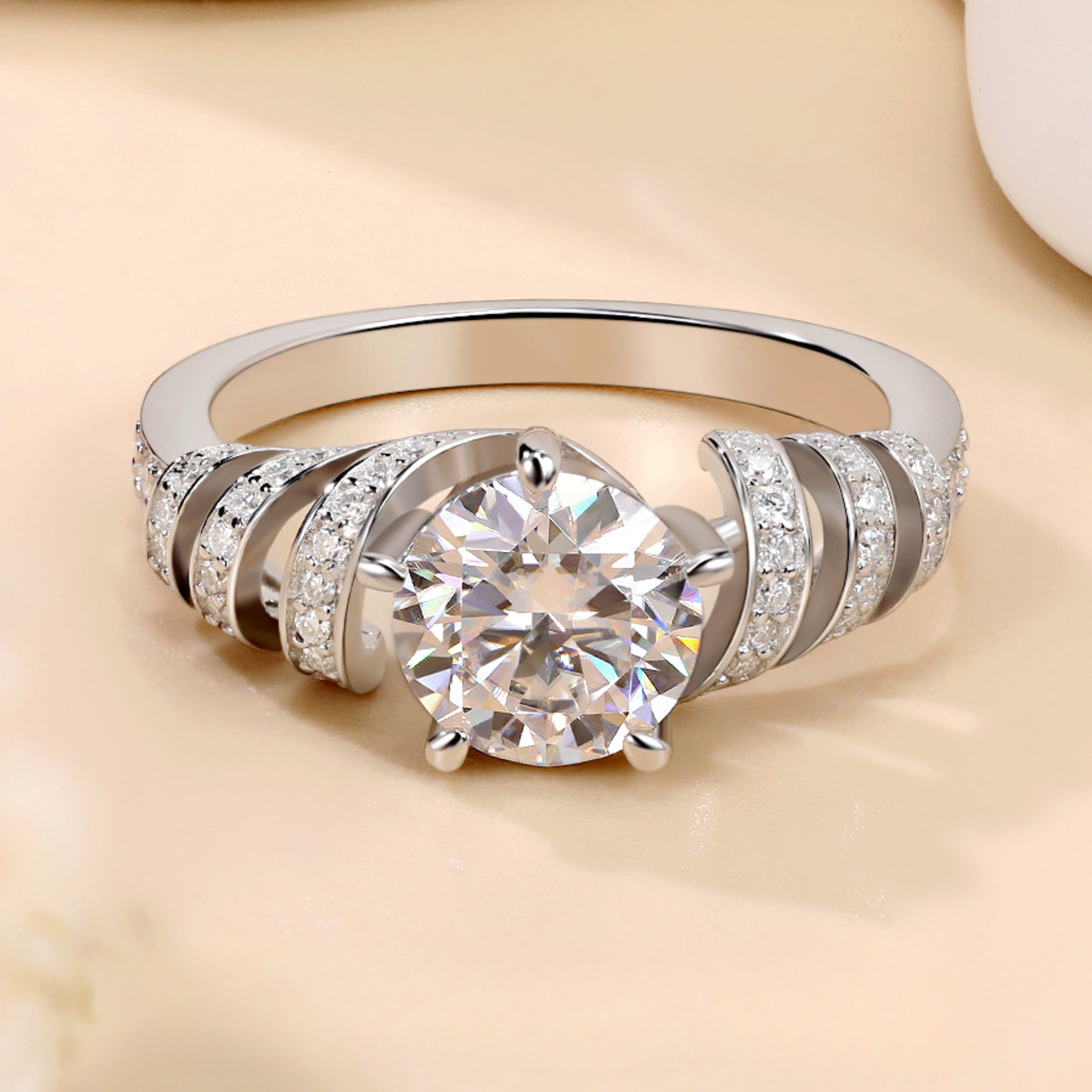round cut diamond ring, solitaire rings, halo rings, gold rings, round cut engagement ring, gold rings for women, 14k gold rings, white gold rings, lab grown diamond rings, diamond rings for women, diamond rings, valentines gift for her, birthday gift for her, moissanite rings, 925 silver rings