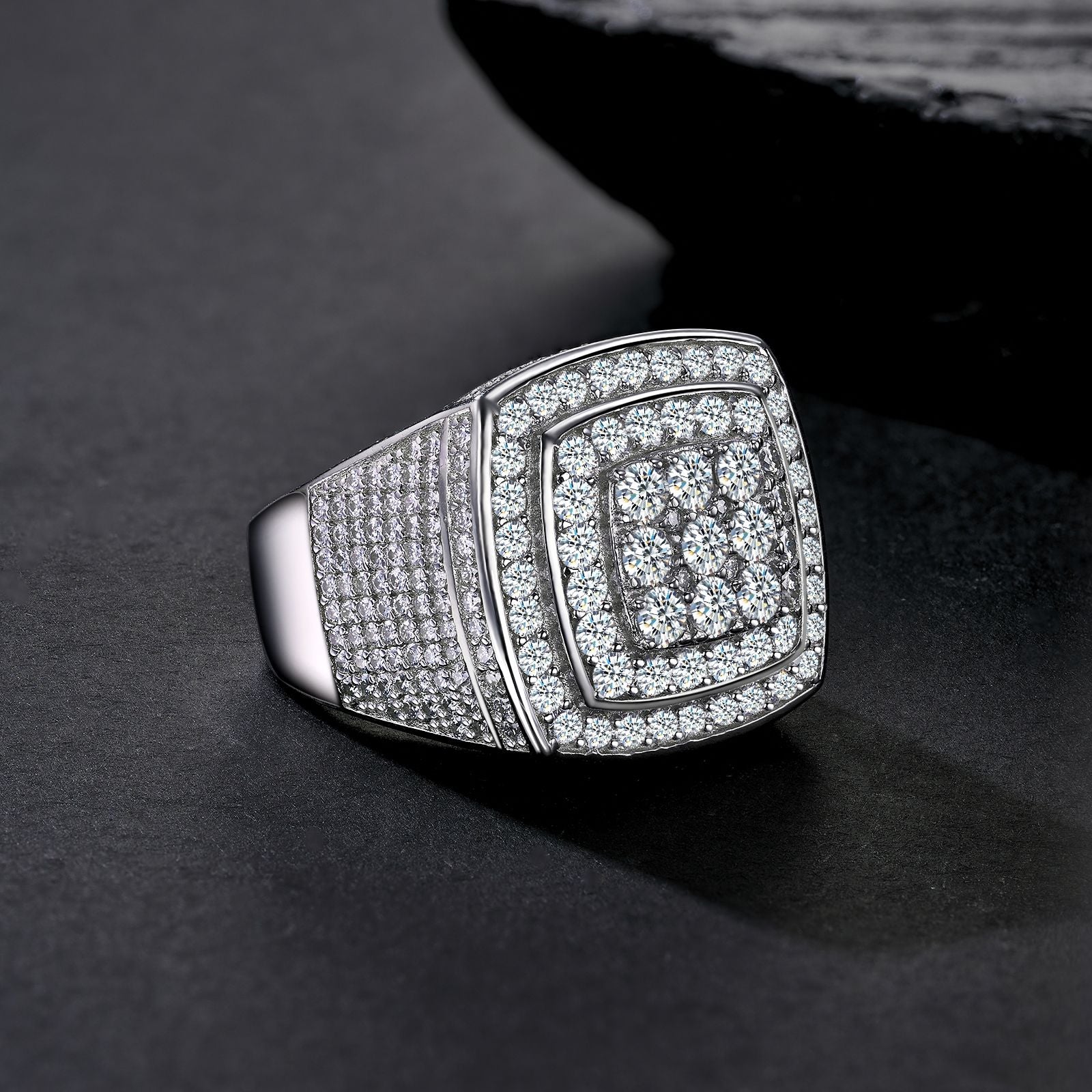 round cut diamond ring, round cut engagement ring, solitaire rings, halo rings, gold rings, engagement rings, engagement rings for women, moissanite engagement rings, gold rings for women, 14k gold rings, white gold rings, lab grown diamond rings, diamond rings for women, diamond rings, valentines gift for her, birthday gift for her, moissanite rings, 925 silver rings