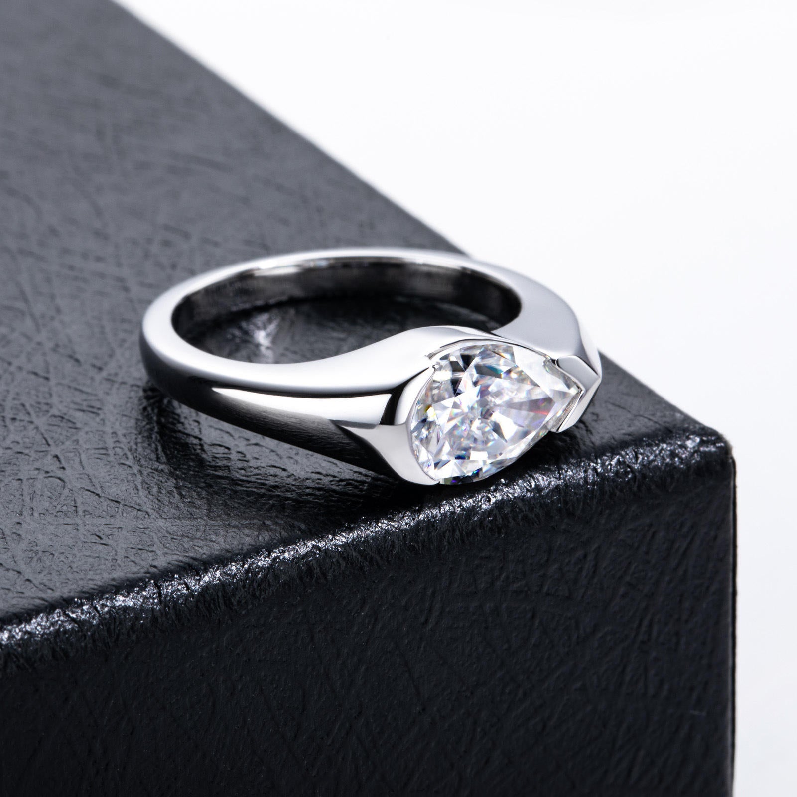 pear cut diamond ring, solitaire rings, halo rings, gold rings, round cut engagement ring, gold rings for women, 14k gold rings, white gold rings, lab grown diamond rings, diamond rings for women, diamond rings, valentines gift for her, birthday gift for her, moissanite rings, 925 silver rings