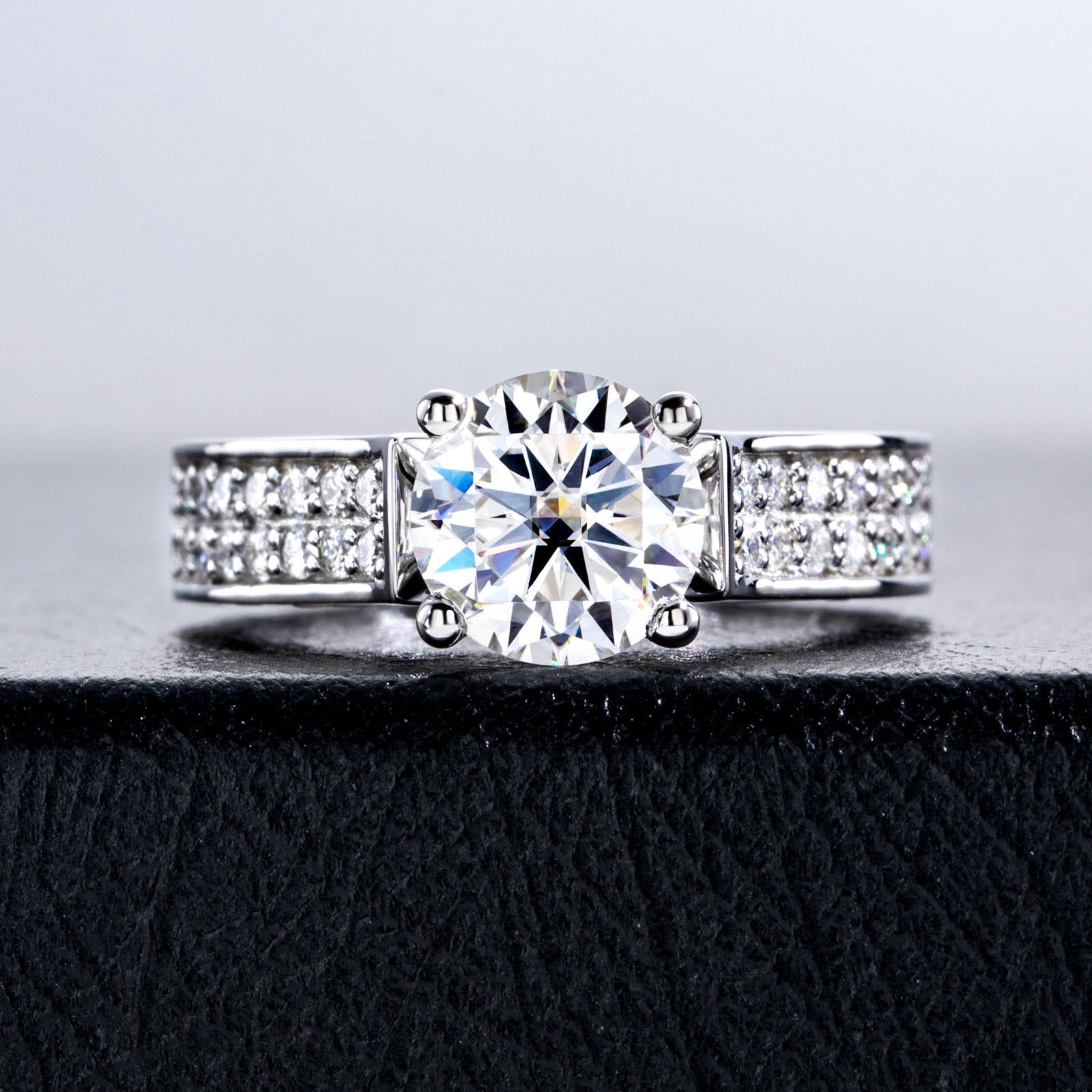 round cut diamond ring, solitaire rings, halo rings, gold rings, round cut engagement ring, gold rings for women, 14k gold rings, white gold rings, lab grown diamond rings, diamond rings for women, diamond rings, valentines gift for her, birthday gift for her, moissanite rings, 925 silver rings
