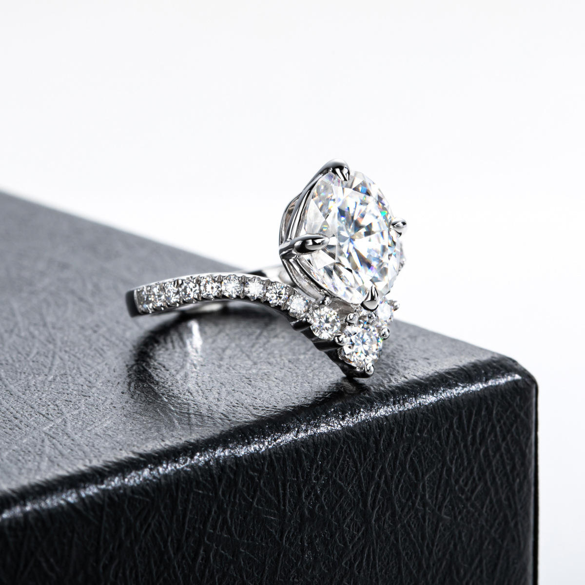 chevron ring, v shaped band, v shaped ring for her, chevron band, oval cut diamond ring, oval cut engagement ring, gold rings, eternity ring, engagement rings, engagement rings for women, moissanite engagement rings, gold rings for women, 14k gold rings, white gold rings, lab grown diamond rings, diamond rings for women, diamond rings, valentines gift for her, birthday gift for her, moissanite rings, 925 silver rings