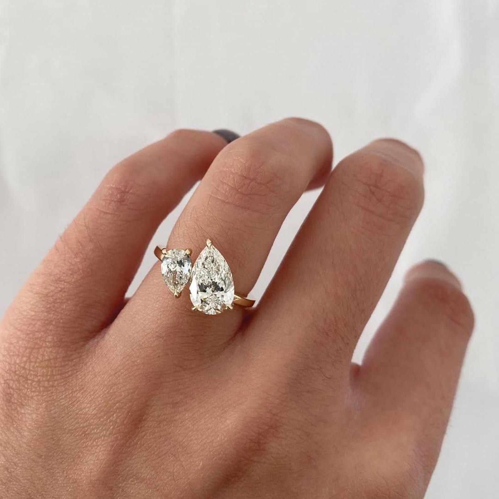toi et moi ring, two stone ring, engagement rings, engagement rings for women, moissanite engagement rings, gold rings for women, 14k gold rings, white gold rings, lab grown diamond rings, diamond rings for women, diamond rings, valentines gift for her, birthday gift for her, moissanite rings, 925 silver rings, pear diamond ring