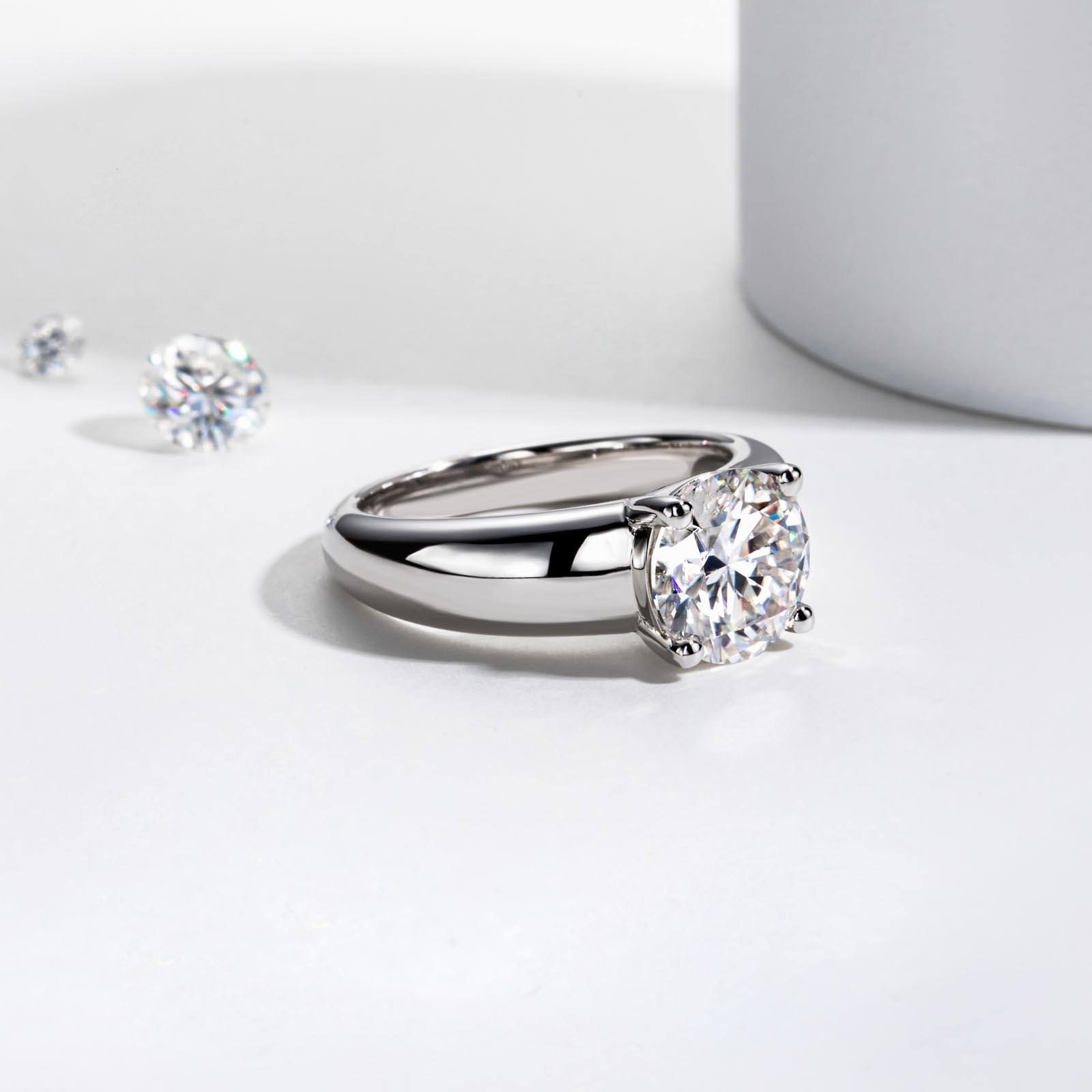 round cut diamond ring, solitaire rings, halo rings, gold rings, round cut engagement ring, gold rings for women, 14k gold rings, white gold rings, lab grown diamond rings, diamond rings for women, diamond rings, valentines gift for her, birthday gift for her, moissanite rings, 925 silver rings