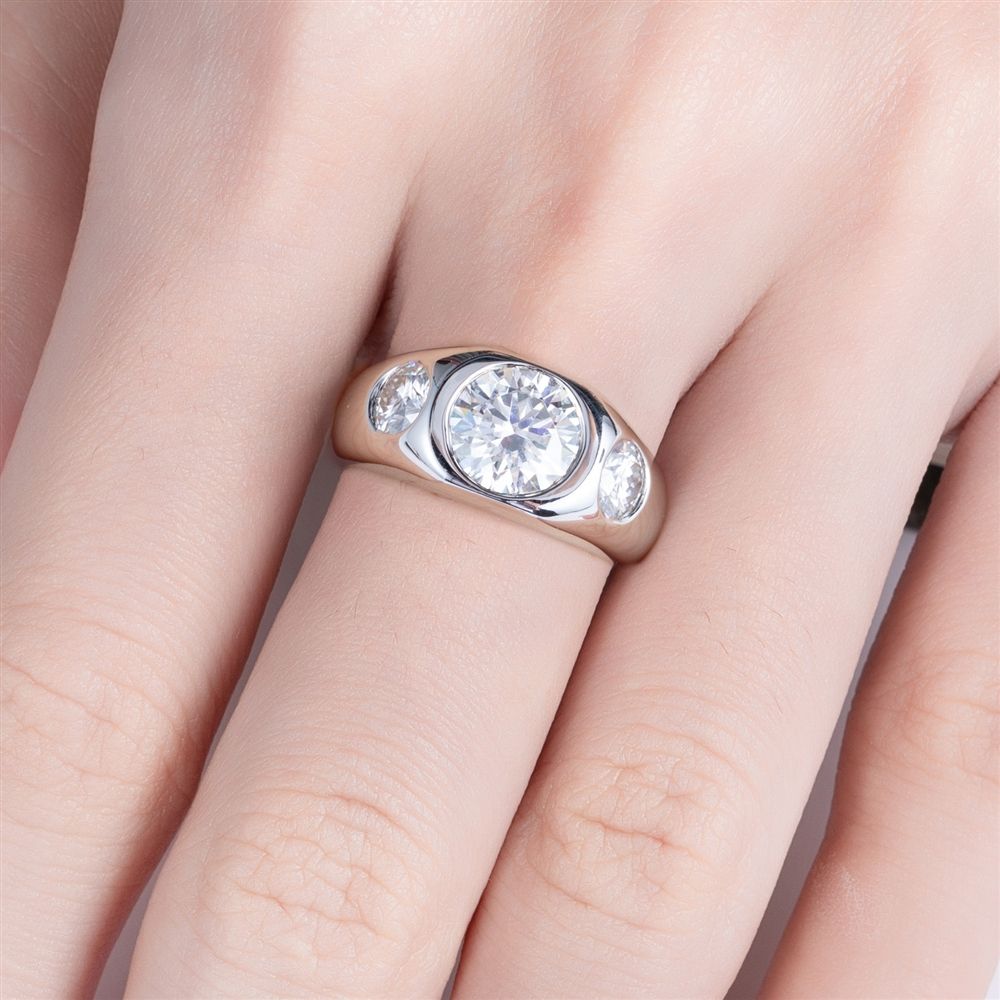 round cut diamond ring, round cut engagement ring, solitaire rings, halo rings, gold rings, engagement rings, engagement rings for women, moissanite engagement rings, gold rings for women, 14k gold rings, white gold rings, lab grown diamond rings, diamond rings for women, diamond rings, valentines gift for her, birthday gift for her, moissanite rings, 925 silver rings