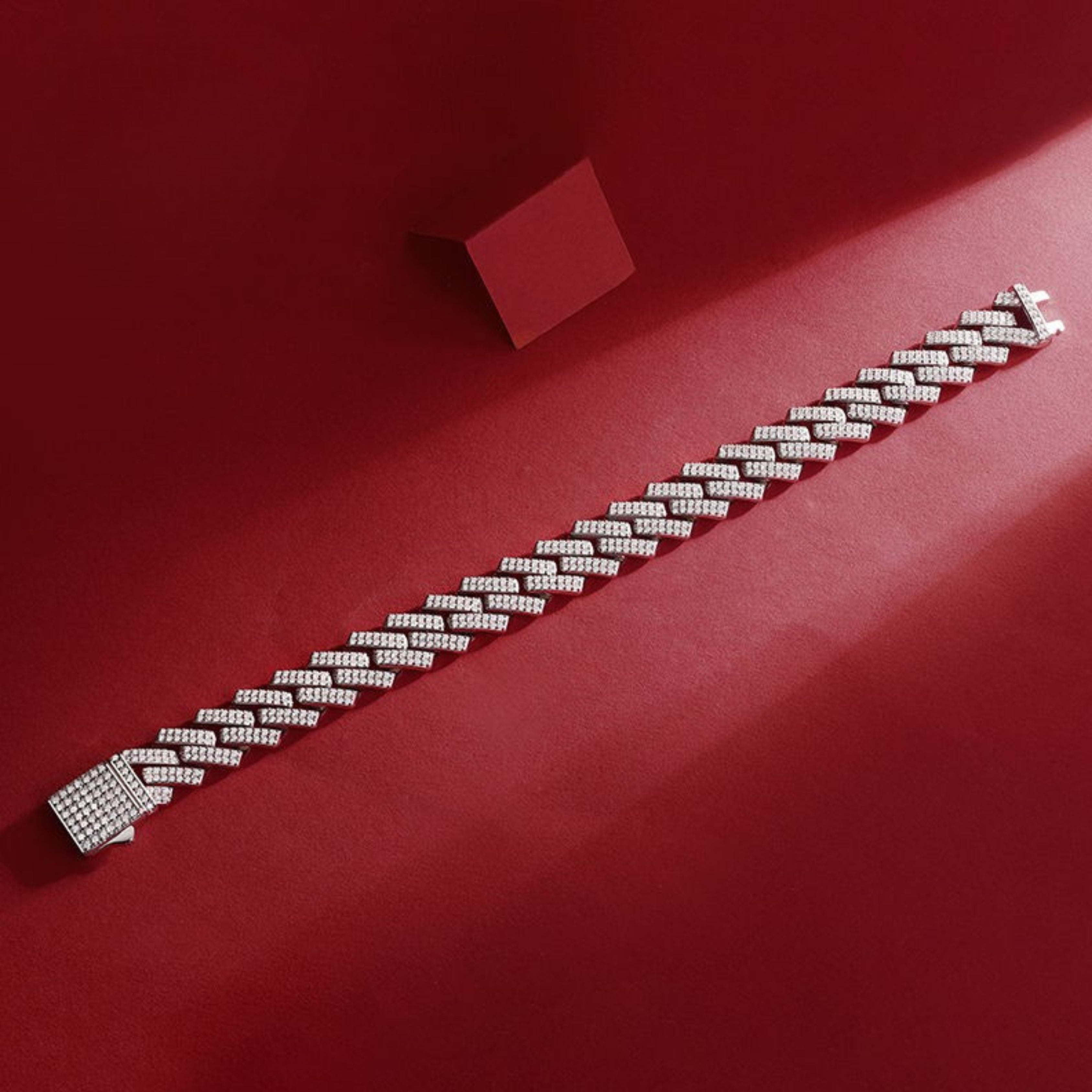 Luxury Iced Out Moissanite Zigzag Cuban Link White Gold Plated Bracelet Unisex