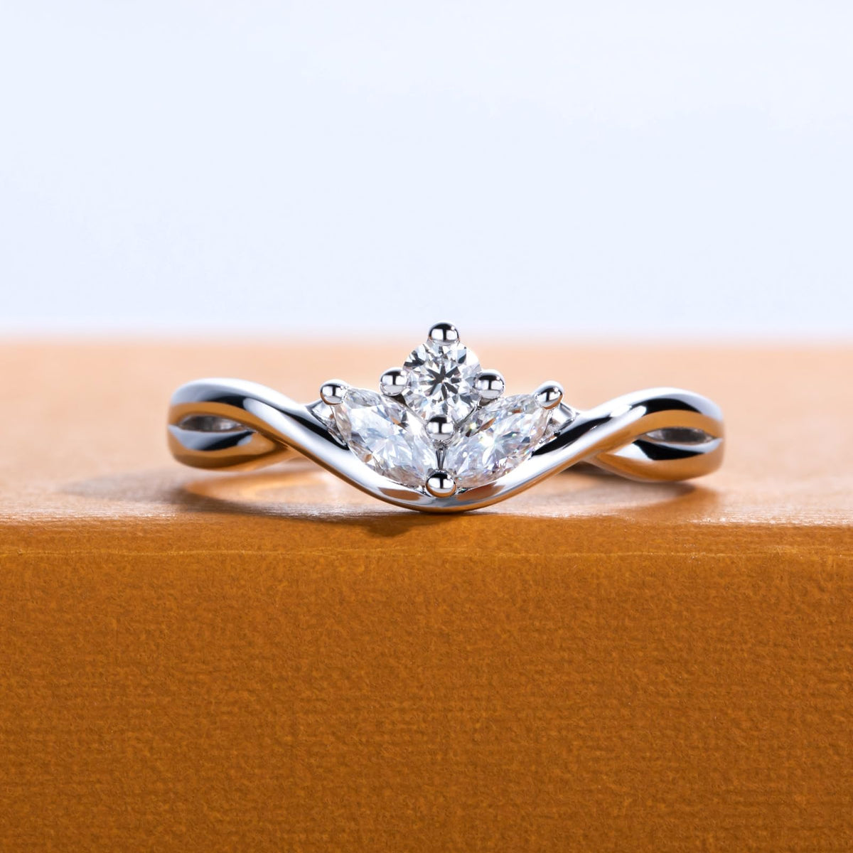 round cut diamond ring, solitaire rings, halo rings, gold rings, marquise cut engagement ring, gold rings for women, 14k gold rings, white gold rings, lab grown diamond rings, diamond rings for women, diamond rings, valentines gift for her, birthday gift for her, moissanite rings, 925 silver rings
