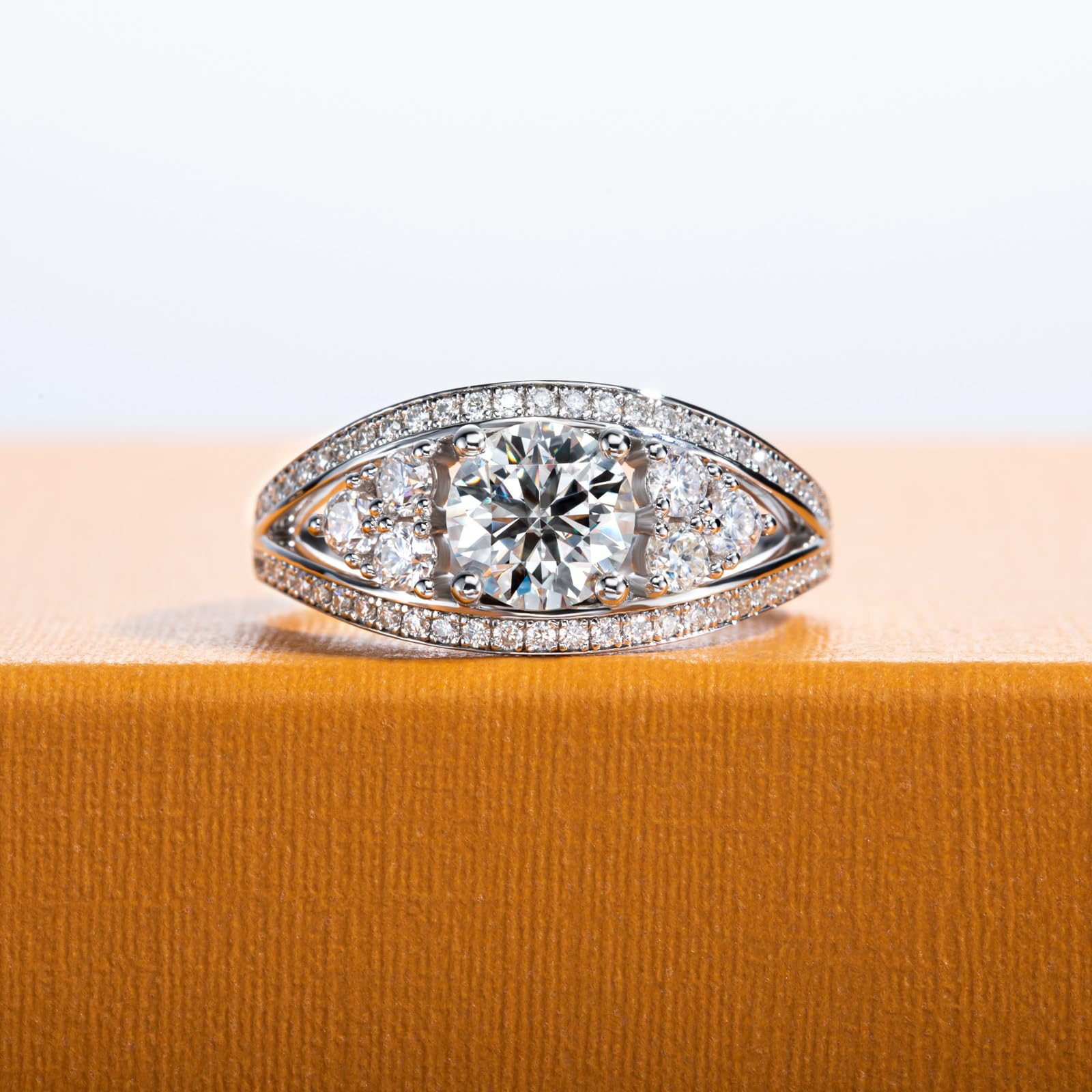 round cut diamond ring, solitaire rings, halo rings, gold rings, emerald cut engagement ring, gold rings for women, 14k gold rings, white gold rings, lab grown diamond rings, diamond rings for women, diamond rings, valentines gift for her, birthday gift for her, moissanite rings, 925 silver rings