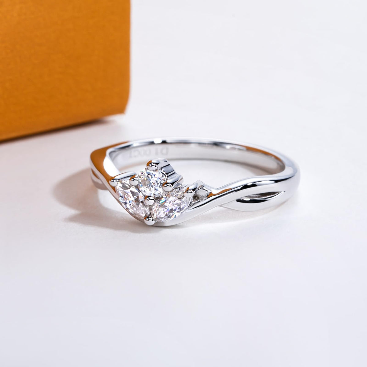 round cut diamond ring, solitaire rings, halo rings, gold rings, marquise cut engagement ring, gold rings for women, 14k gold rings, white gold rings, lab grown diamond rings, diamond rings for women, diamond rings, valentines gift for her, birthday gift for her, moissanite rings, 925 silver rings
