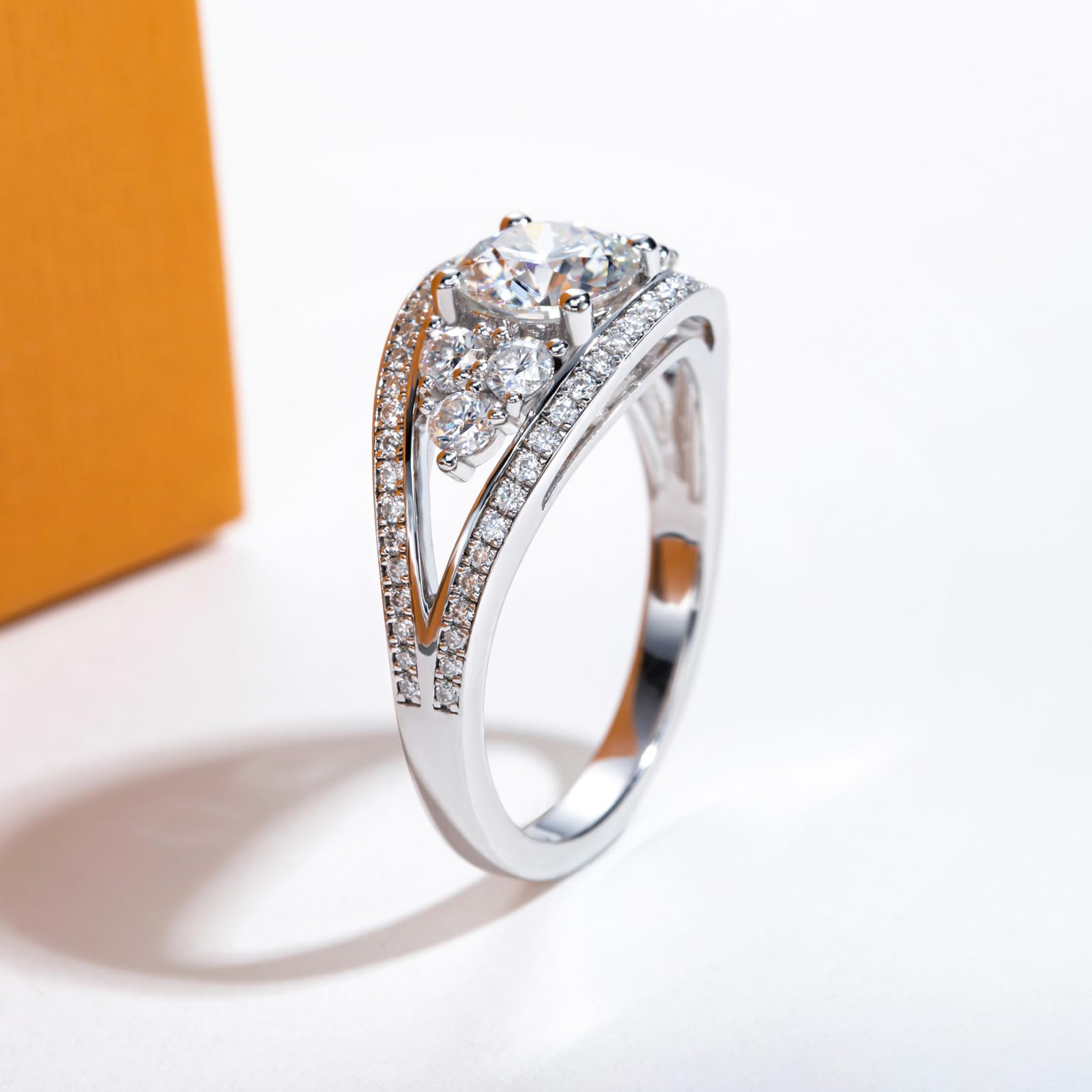 round cut diamond ring, solitaire rings, halo rings, gold rings, emerald cut engagement ring, gold rings for women, 14k gold rings, white gold rings, lab grown diamond rings, diamond rings for women, diamond rings, valentines gift for her, birthday gift for her, moissanite rings, 925 silver rings