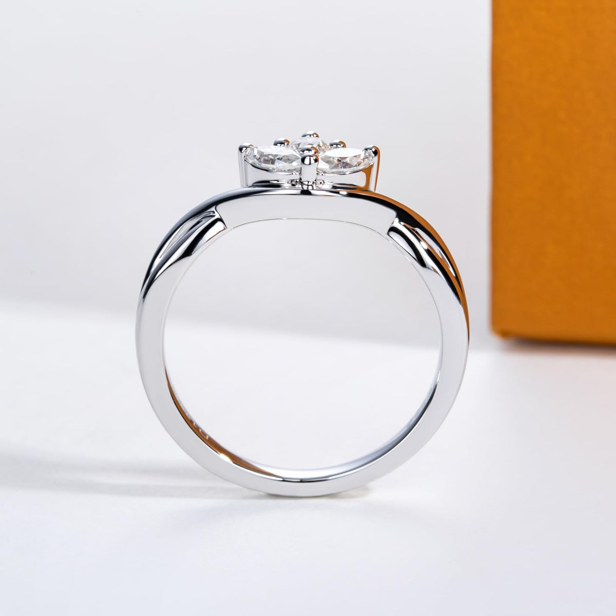 round cut diamond ring, solitaire rings, halo rings, gold rings, marquise cut engagement ring, gold rings for women, 14k gold rings, white gold rings, lab grown diamond rings, diamond rings for women, diamond rings, valentines gift for her, birthday gift for her, moissanite rings, 925 silver rings