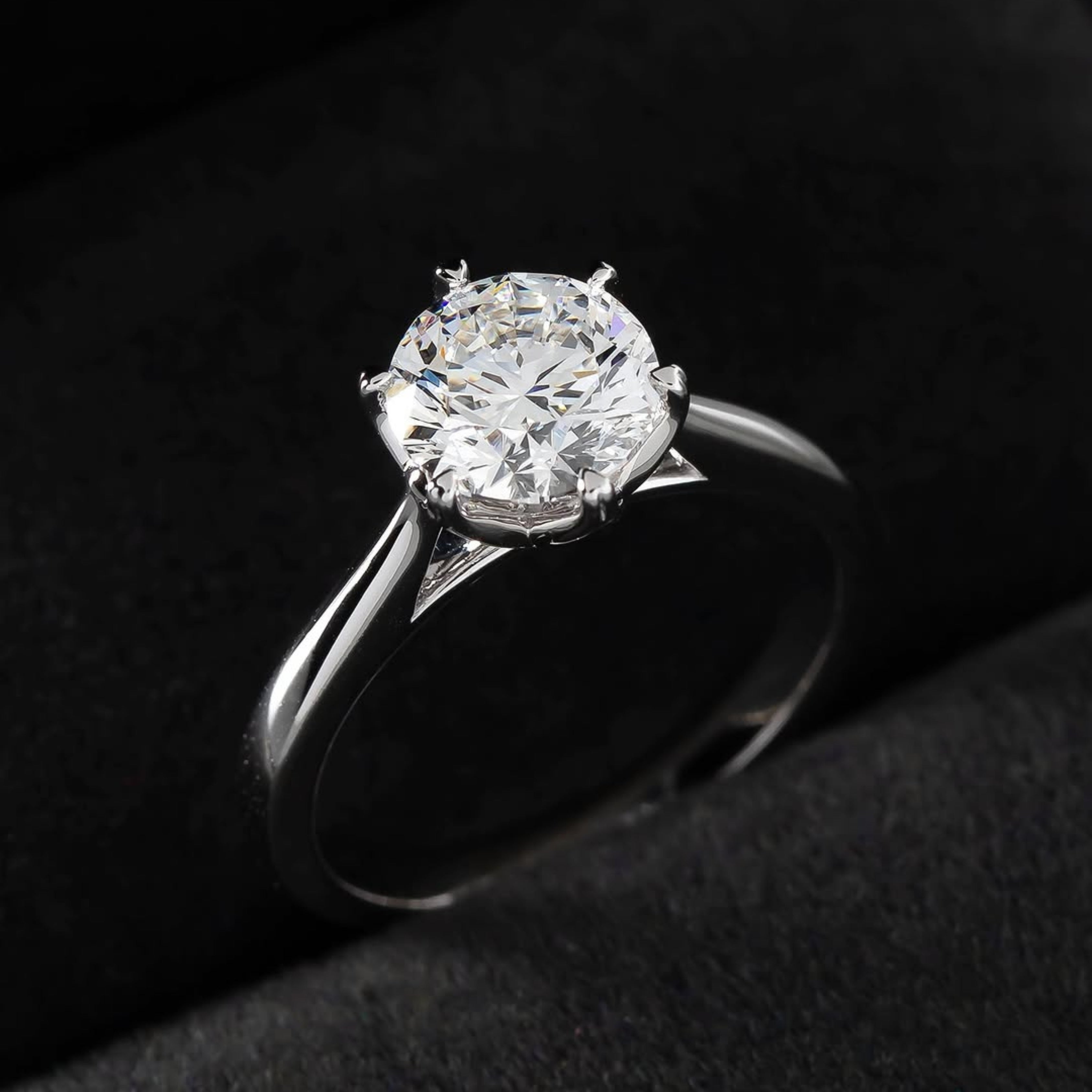 round cut engagement ring, solitaire rings, halo rings, gold rings, engagement rings, engagement rings for women, moissanite engagement rings, gold rings for women, 14k gold rings, white gold rings, lab grown diamond rings, diamond rings for women, diamond rings, valentines gift for her, birthday gift for her, moissanite rings, 925 silver rings
