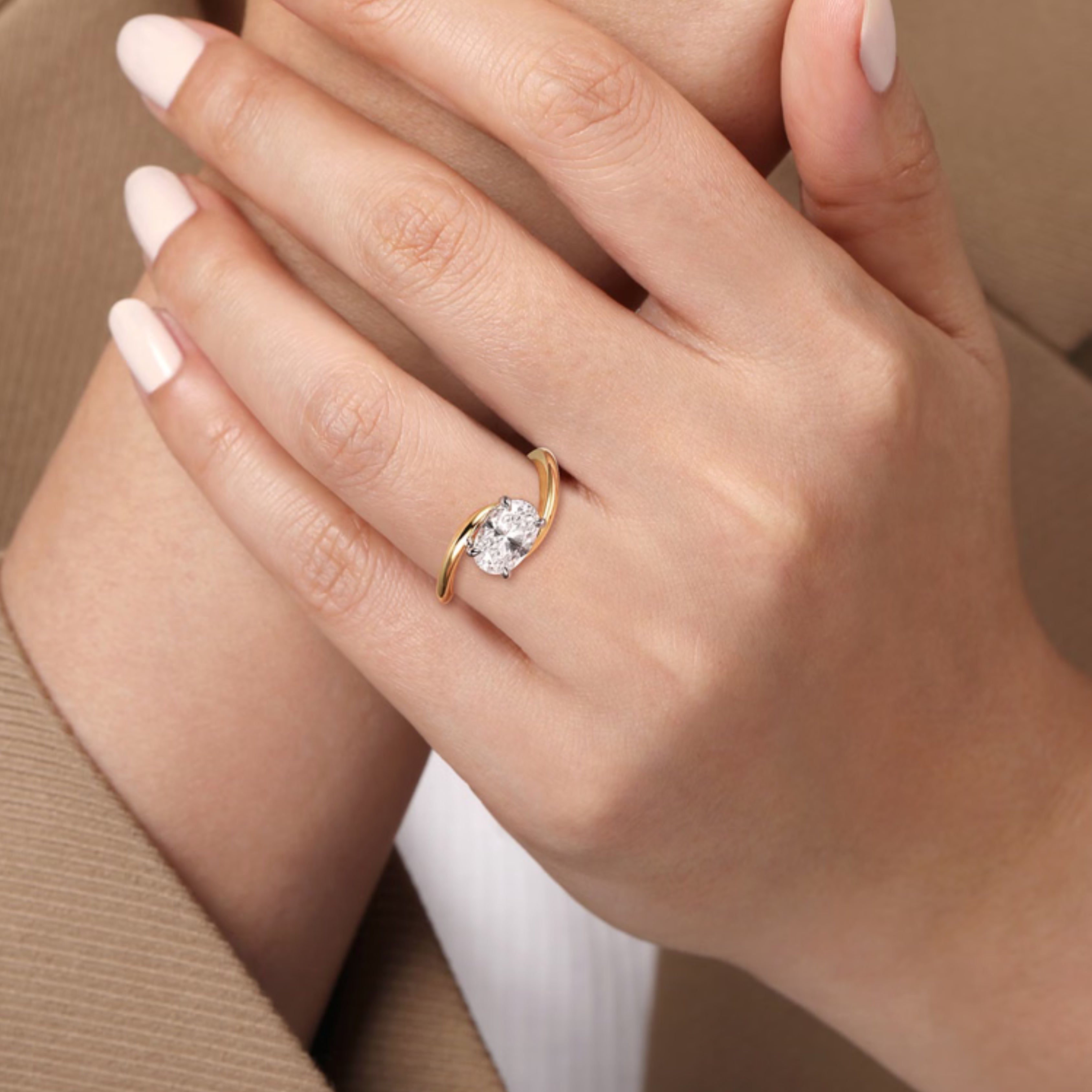 oval cut diamond ring, solitaire rings, halo rings, gold rings, oval cut engagement ring, gold rings for women, 14k gold rings, white gold rings, lab grown diamond rings, diamond rings for women, diamond rings, valentines gift for her, birthday gift for her, moissanite rings, 925 silver rings