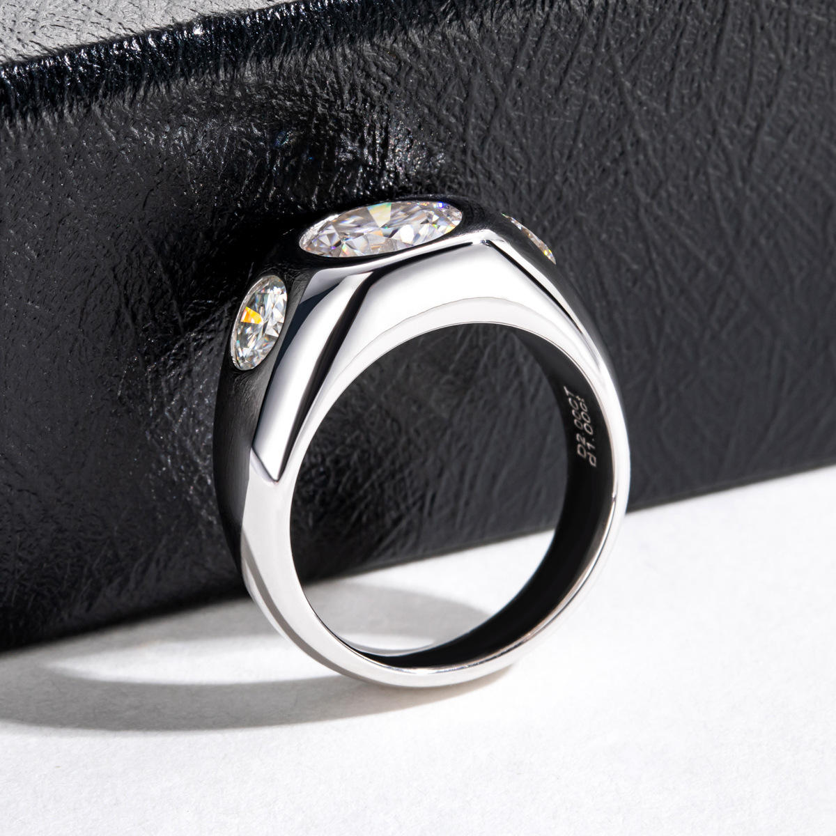 round cut diamond ring, round cut engagement ring, solitaire rings, halo rings, gold rings, engagement rings, engagement rings for women, moissanite engagement rings, gold rings for women, 14k gold rings, white gold rings, lab grown diamond rings, diamond rings for women, diamond rings, valentines gift for her, birthday gift for her, moissanite rings, 925 silver rings