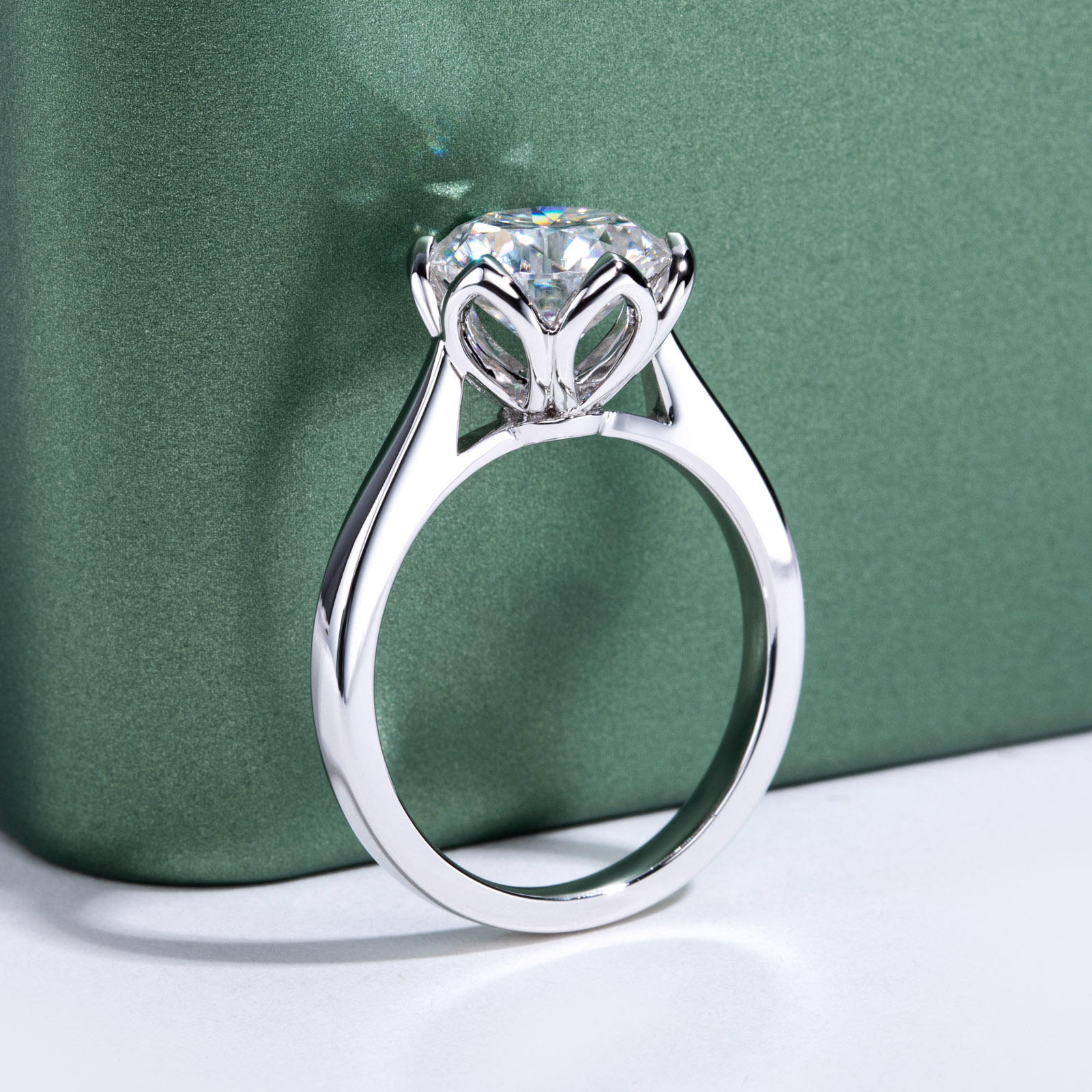 round cut diamond ring, solitaire rings, halo rings, gold rings, round cut engagement ring, gold rings for women, 14k gold rings, white gold rings, lab grown diamond rings, diamond rings for women, diamond rings, valentines gift for her, birthday gift for her, moissanite rings, 925 silver rings