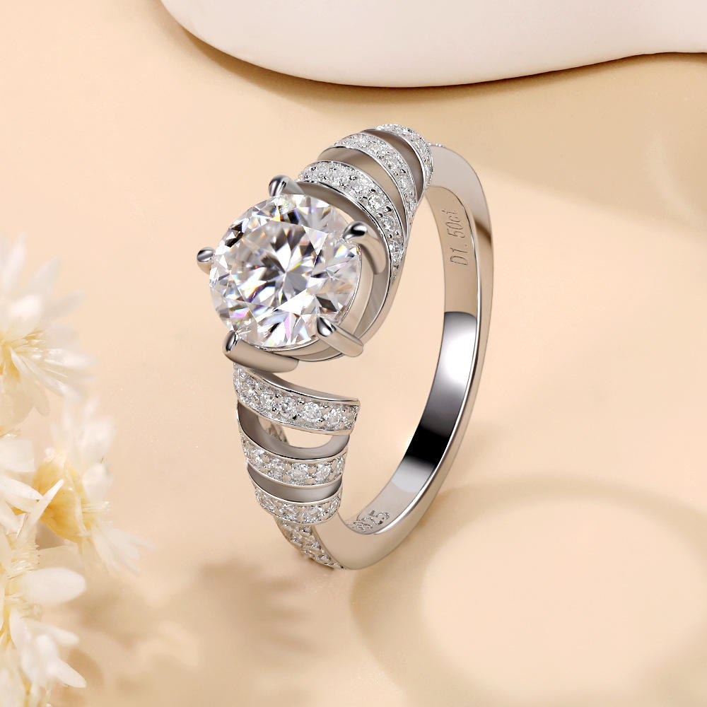 round cut diamond ring, solitaire rings, halo rings, gold rings, round cut engagement ring, gold rings for women, 14k gold rings, white gold rings, lab grown diamond rings, diamond rings for women, diamond rings, valentines gift for her, birthday gift for her, moissanite rings, 925 silver rings