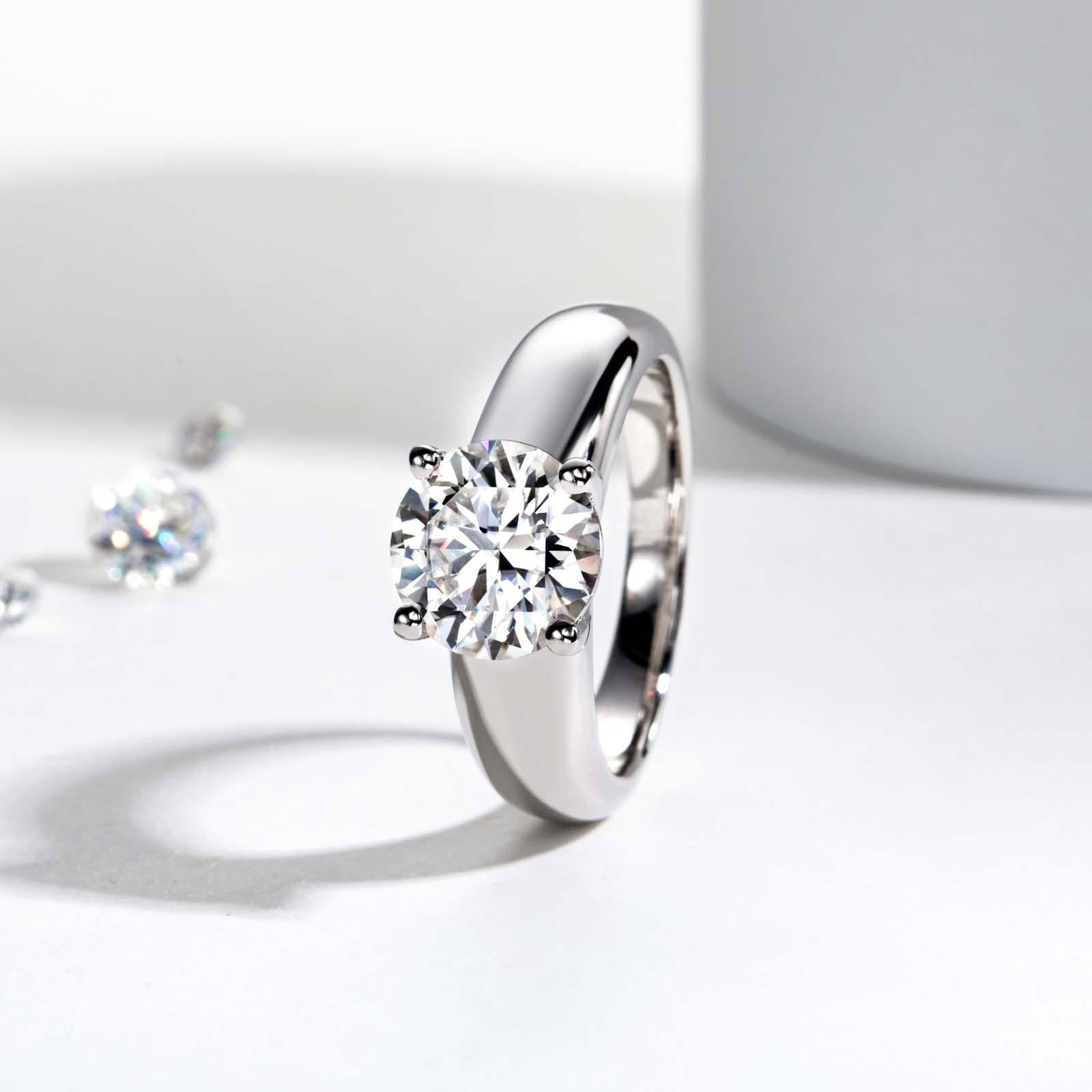 round cut diamond ring, solitaire rings, halo rings, gold rings, round cut engagement ring, gold rings for women, 14k gold rings, white gold rings, lab grown diamond rings, diamond rings for women, diamond rings, valentines gift for her, birthday gift for her, moissanite rings, 925 silver rings
