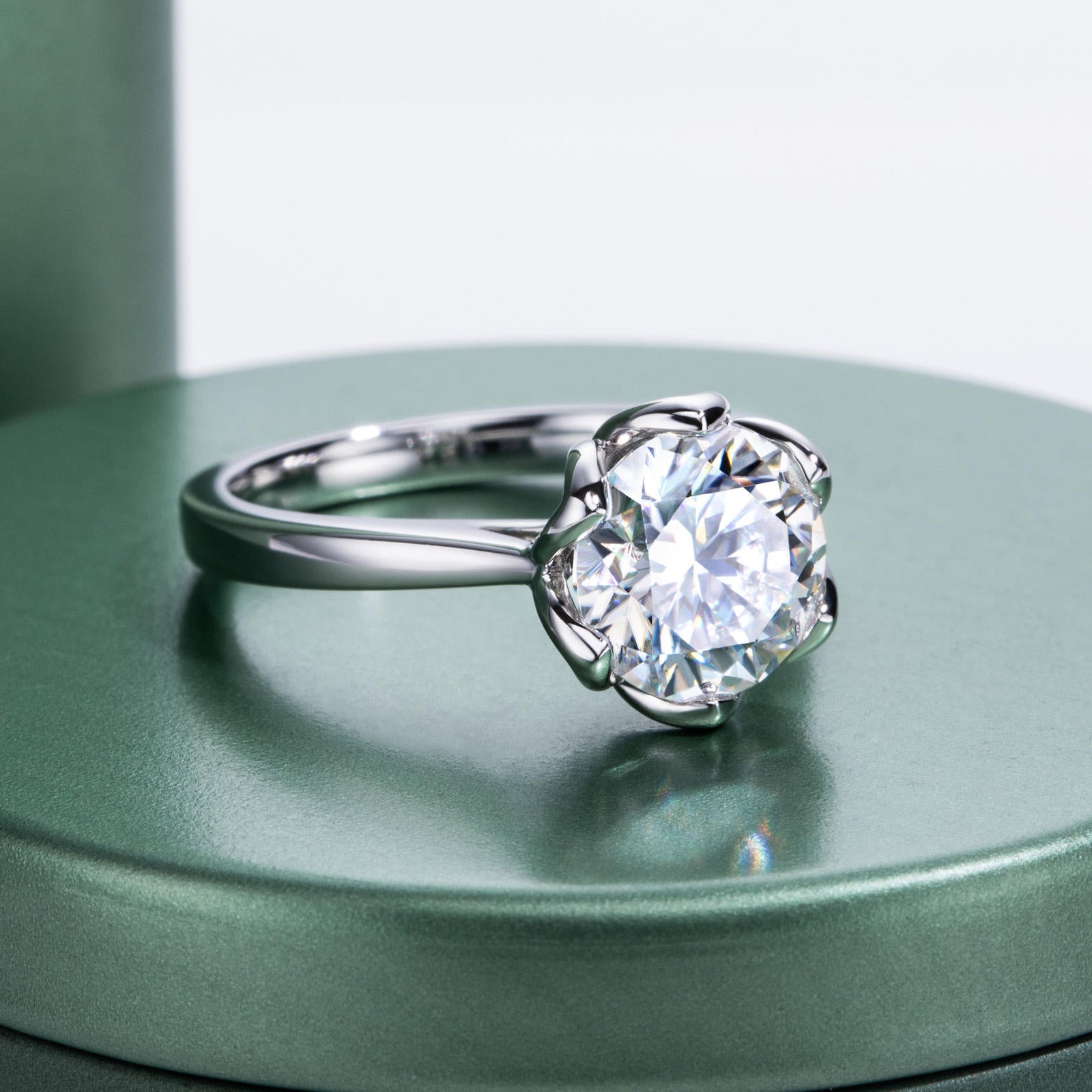 round cut diamond ring, solitaire rings, halo rings, gold rings, round cut engagement ring, gold rings for women, 14k gold rings, white gold rings, lab grown diamond rings, diamond rings for women, diamond rings, valentines gift for her, birthday gift for her, moissanite rings, 925 silver rings