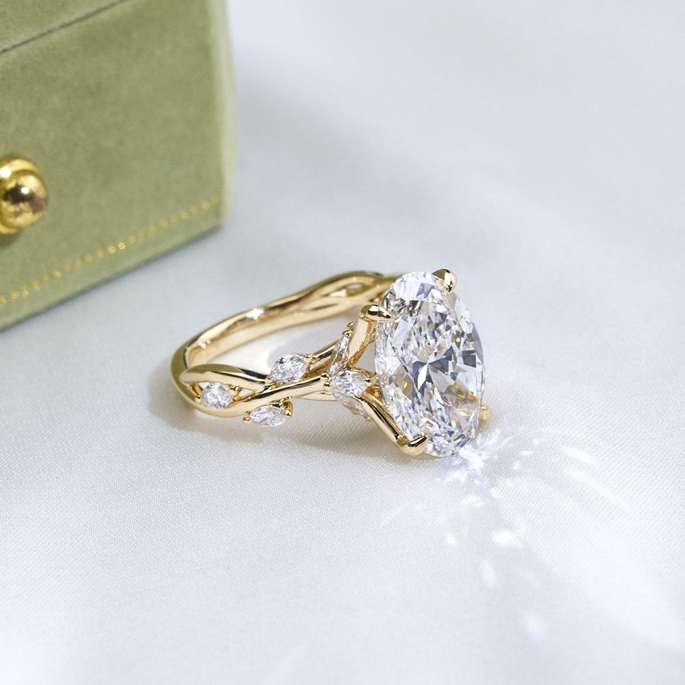 oval cut diamond ring, solitaire rings, halo rings, gold rings, oval cut engagement ring, gold rings for women, 14k gold rings, white gold rings, lab grown diamond rings, diamond rings for women, diamond rings, valentines gift for her, birthday gift for her, moissanite rings, 925 silver rings