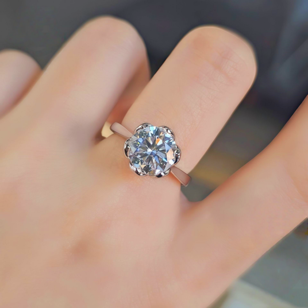 round cut diamond ring, solitaire rings, halo rings, gold rings, round cut engagement ring, gold rings for women, 14k gold rings, white gold rings, lab grown diamond rings, diamond rings for women, diamond rings, valentines gift for her, birthday gift for her, moissanite rings, 925 silver rings