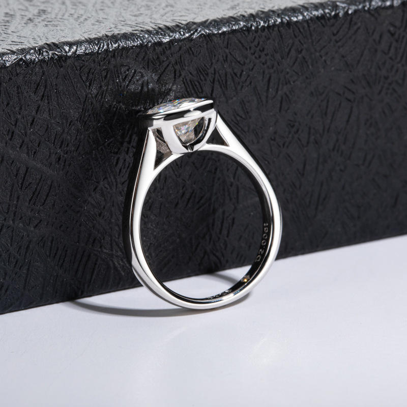 round cut diamond ring, solitaire rings, halo rings, gold rings, round cut engagement ring, gold rings for women, 14k gold rings, white gold rings, lab grown diamond rings, diamond rings for women, diamond rings, valentines gift for her, birthday gift for her, moissanite rings, 925 silver rings