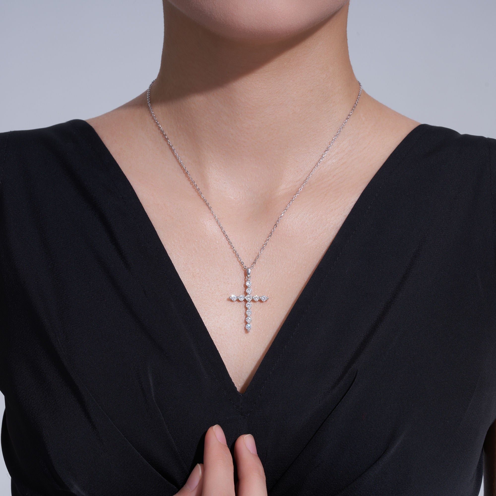 cross pendant, diamond cross pendant, cross pendant necklace, silver pendant necklace, diamond pendant, custom moissanite pendant, gold necklace, gold necklace women, white gold necklace, 14k gold necklace, valentines gift for her, birthday gift for her
