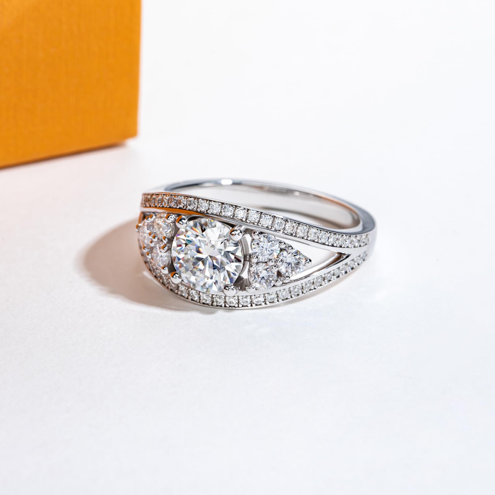 round cut diamond ring, solitaire rings, halo rings, gold rings, emerald cut engagement ring, gold rings for women, 14k gold rings, white gold rings, lab grown diamond rings, diamond rings for women, diamond rings, valentines gift for her, birthday gift for her, moissanite rings, 925 silver rings