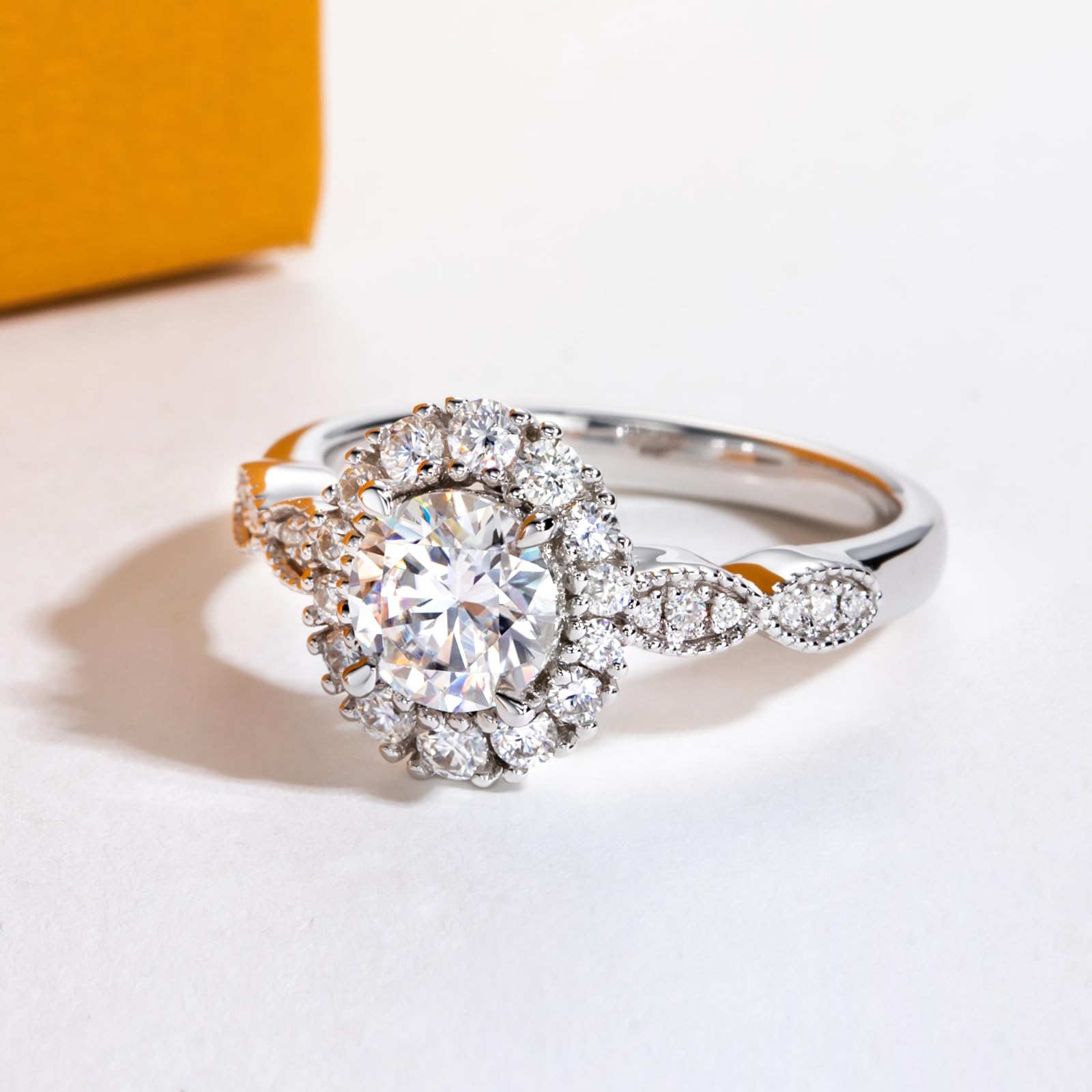 round cut diamond ring, solitaire rings, halo rings, gold rings, emerald cut engagement ring, gold rings for women, 14k gold rings, white gold rings, lab grown diamond rings, diamond rings for women, diamond rings, valentines gift for her, birthday gift for her, moissanite rings, 925 silver rings
