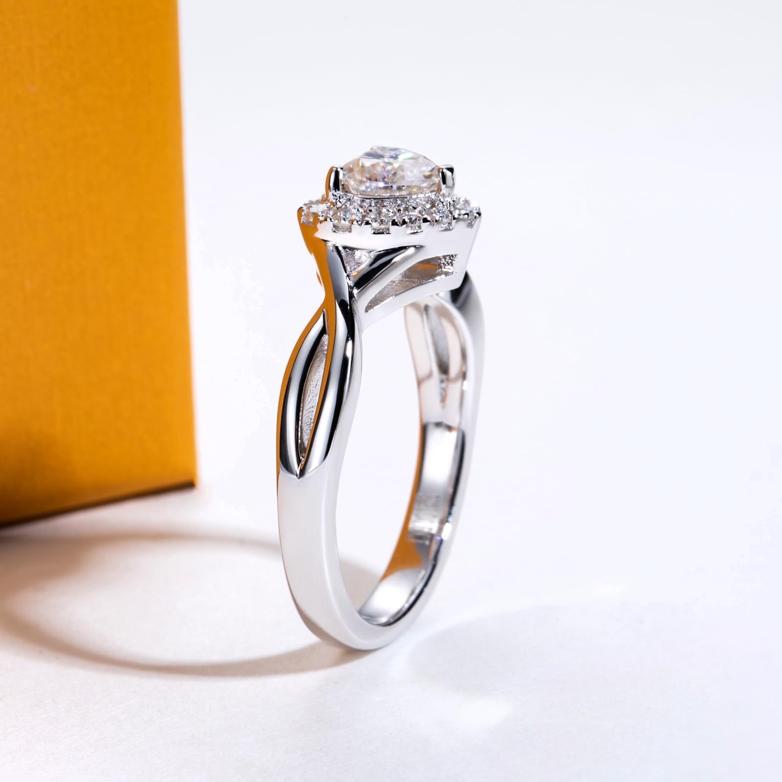 heart cut diamond ring, solitaire rings, halo rings, gold rings, heart cut engagement ring, gold rings for women, 14k gold rings, white gold rings, lab grown diamond rings, diamond rings for women, diamond rings, valentines gift for her, birthday gift for her, moissanite rings, 925 silver rings