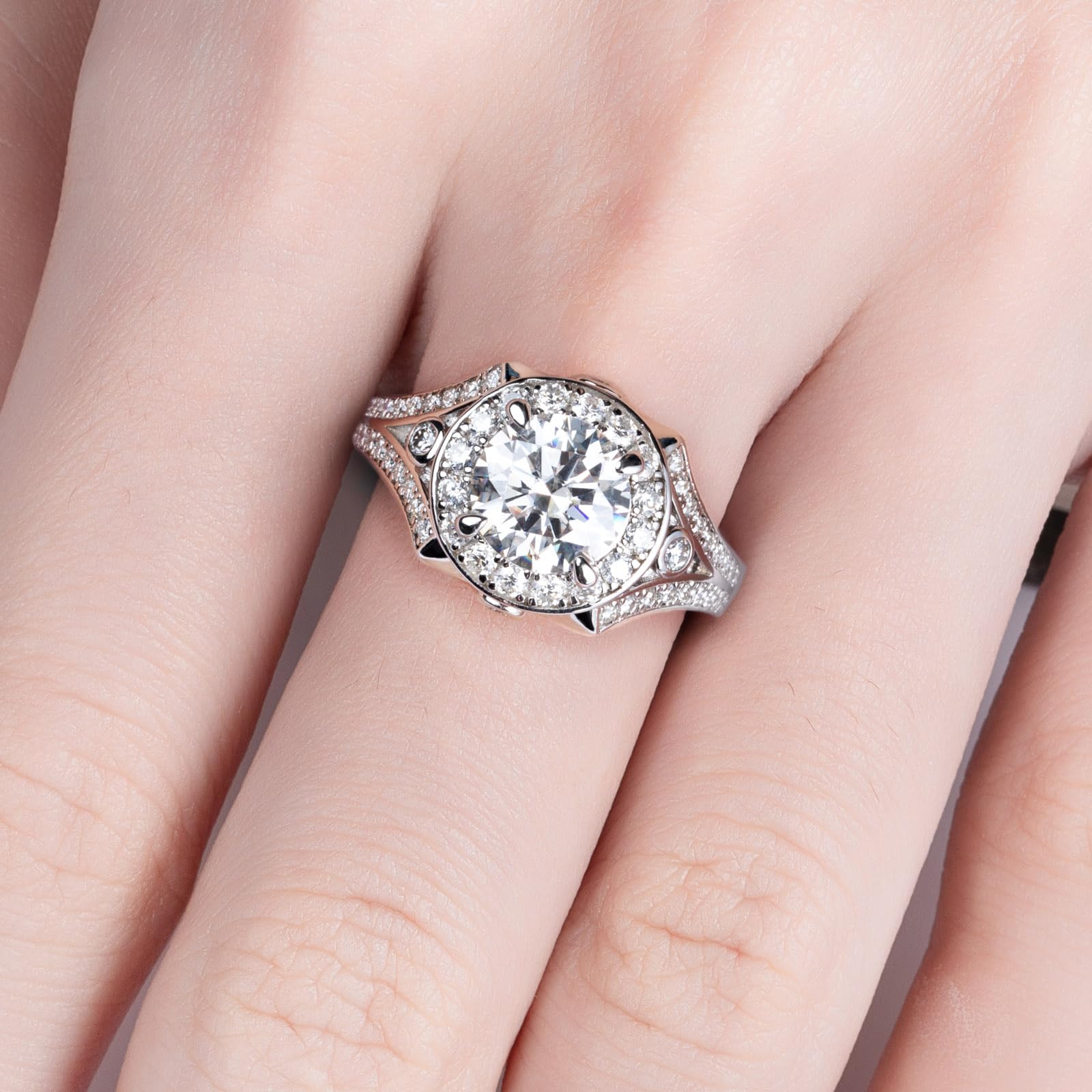 round cut diamond ring, solitaire rings, halo rings, gold rings, emerald cut engagement ring, gold rings for women, 14k gold rings, white gold rings, lab grown diamond rings, diamond rings for women, diamond rings, valentines gift for her, birthday gift for her, moissanite rings, 925 silver rings