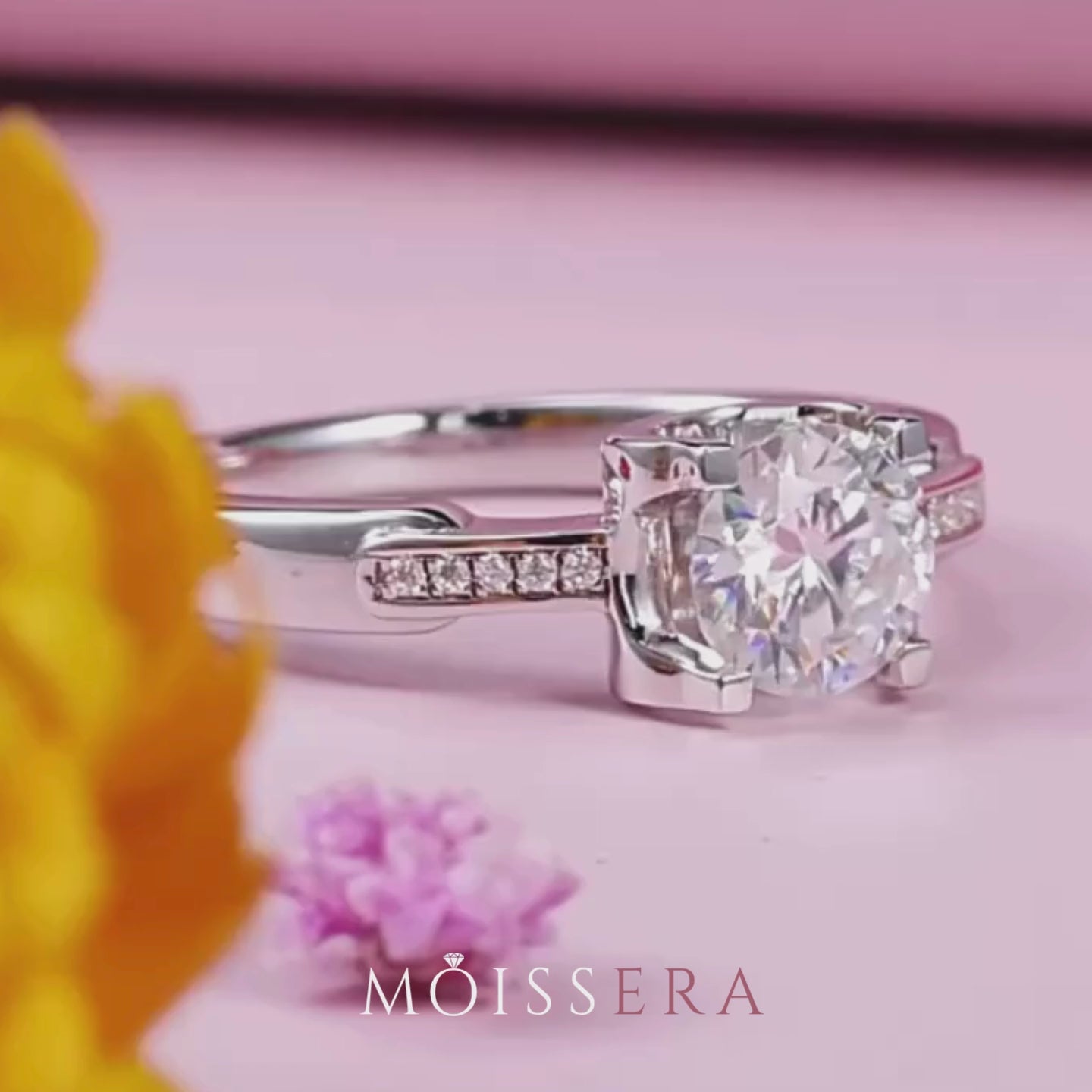 round cut diamond ring, solitaire rings, halo rings, gold rings, round cut engagement ring, gold rings for women, 14k gold rings, white gold rings, lab grown diamond rings, diamond rings for women, diamond rings, valentines gift for her, birthday gift for her, moissanite rings, 925 silver rings